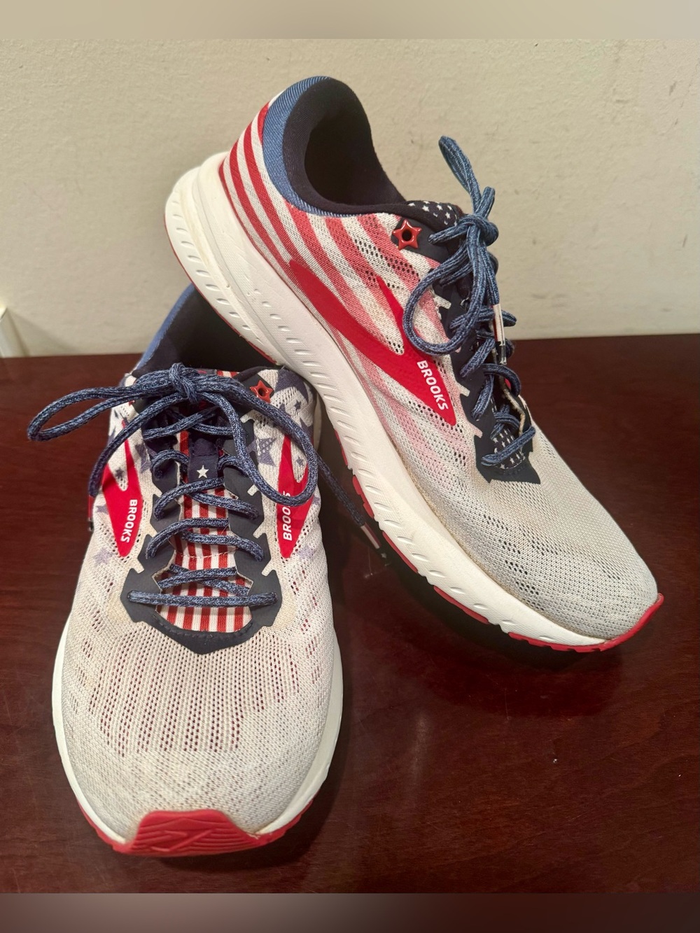 Women’s Brooks Launch 6 Patriotic Stars and Stripes Athletic Running Shoes